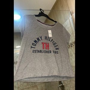 NWT TOMMY HILFIGER GRAPHIC BOXY-FIT CROPPED TEE